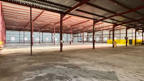 37 FRANS DU TOIT STREET, ROSSLYN EAST, AKASIA, 0200 GT has a 6100m² Industrial Property Available For Sale and To  Let (31)